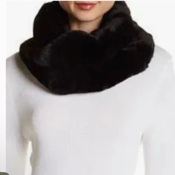 NWT West Loop Black Faux Fur Infinity Scarf - Picture 1 of 7